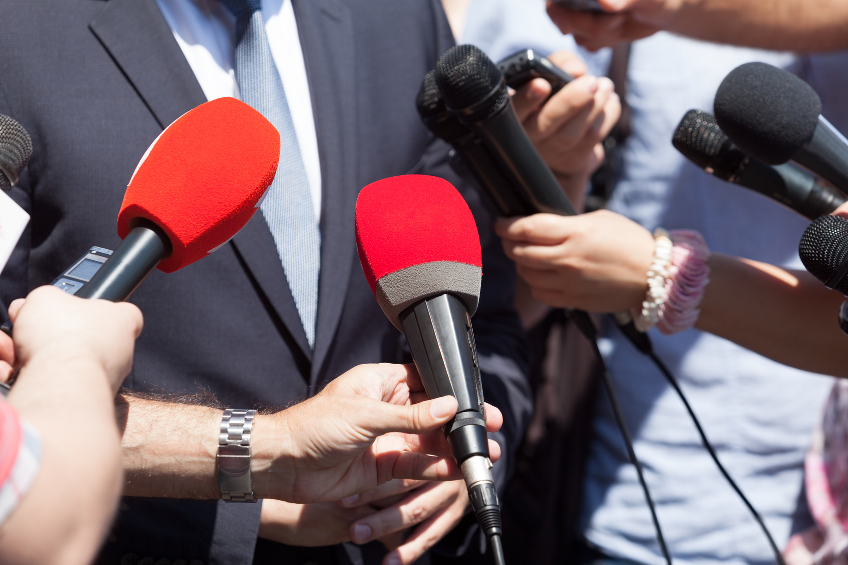 Press interview. Broadcast journalism.